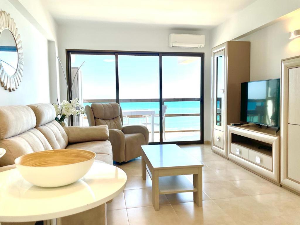 Calpemar 8 Sea View First Line Arenal Beach Екстер'єр фото